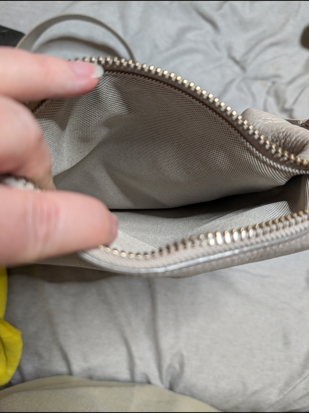 Fossil NEVER USED Women's Light Gray Leather Crossbody Bag - Picture 4 of 14